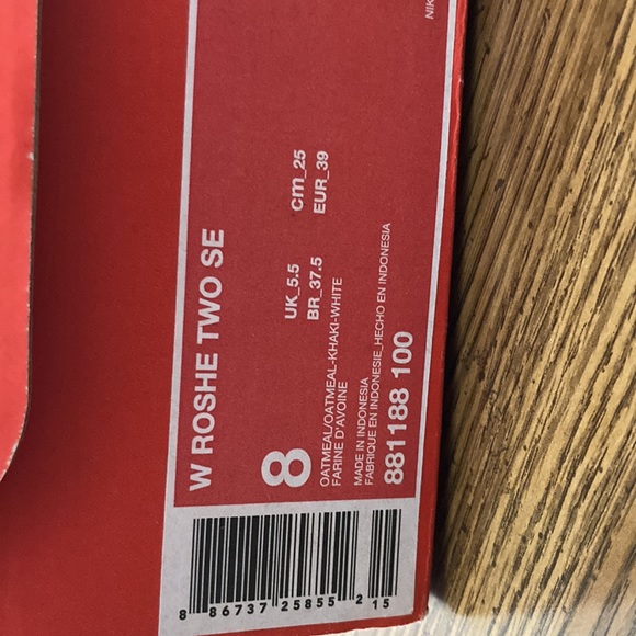 Nike Women’s Roshe Running Shoe in Oatmeal - Picture 2 of 6